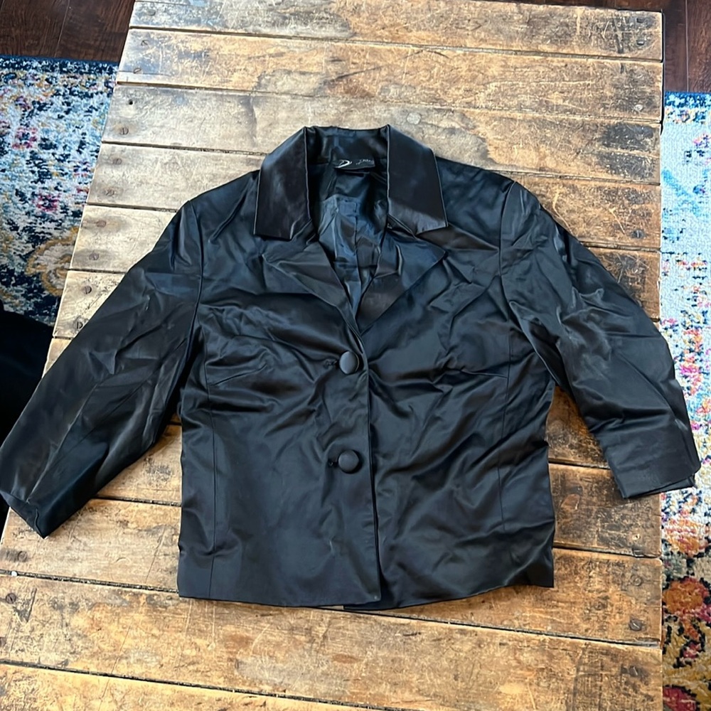 Dollz medium jacket black EUC